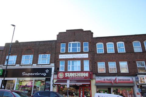 Central Road, Worcester Park KT4