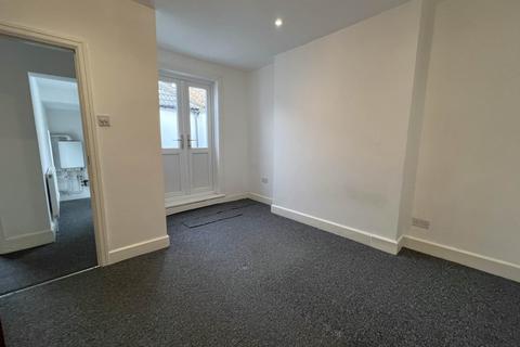 1 bedroom maisonette to rent, High Town Road, Luton LU2