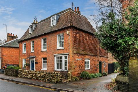 3 bedroom semi-detached house for sale, Vicarage Hill, Westerham