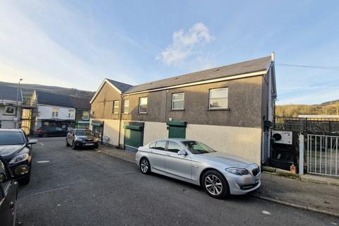 3 bedroom flat to rent, Ogwy Street, Nantymoel, Bridgend, Bridgend County. CF32 7SE