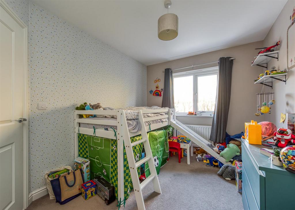 29 Bluebell Way-bed3.jpg