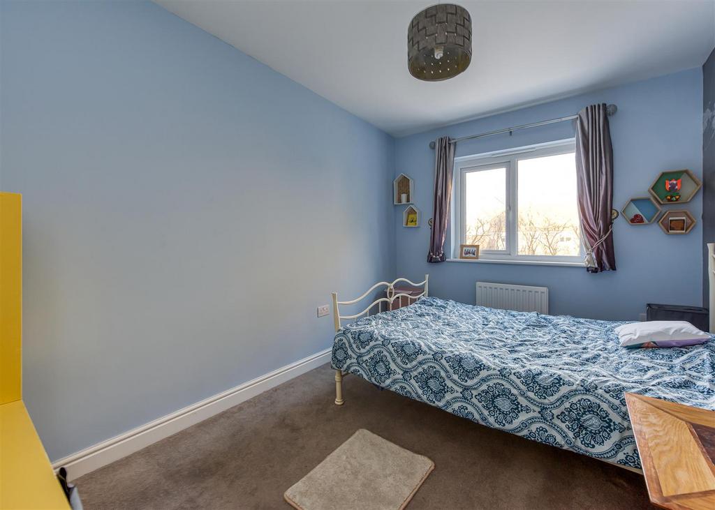 29 Bluebell Way-bed4.jpg