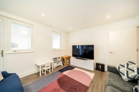 2 bedroom flat for sale, Healum Avenue, Southall UB2