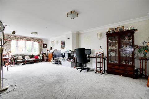 4 bedroom penthouse for sale, 44 The Ridgeway, Enfield