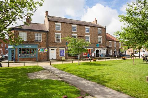 2 bedroom flat to rent, Cherry Tree FlatMarket PlaceEasingwold