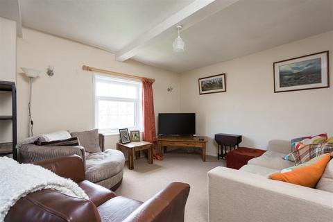 2 bedroom flat to rent, Cherry Tree FlatMarket PlaceEasingwold