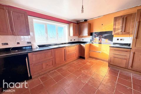 4 bedroom detached house for sale, Euximoor Drove, Christchurch