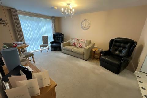 2 bedroom ground floor flat for sale, Commonwealth Drive, Three Bridges, Crawley, West Sussex