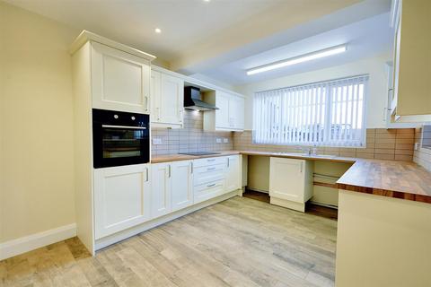 3 bedroom semi-detached house for sale, Manville Close, Nottingham