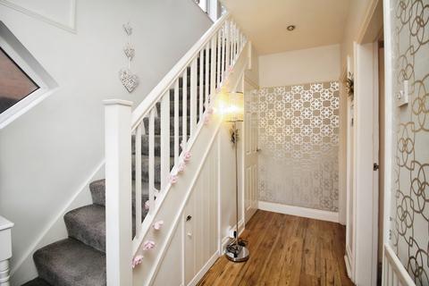 4 bedroom semi-detached house for sale, Glenfield Road, Leicester, LE3