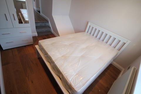 2 bedroom flat to rent, Harrow HA1