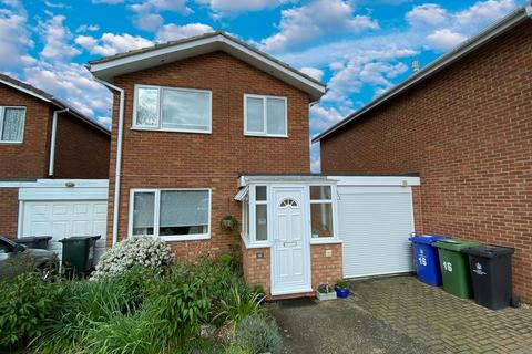 3 bedroom link detached house to rent, Willow Close, Towcester