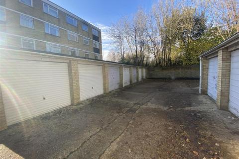 Garage to rent, Shady Bower Close, Salisbury SP1