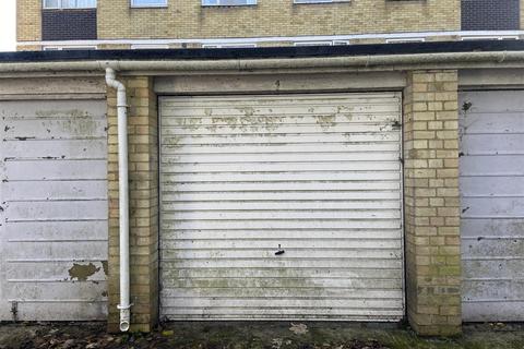 Garage to rent, Shady Bower Close, Salisbury SP1