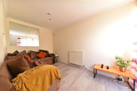 2 bedroom flat for sale, Grace Way, Stevenage