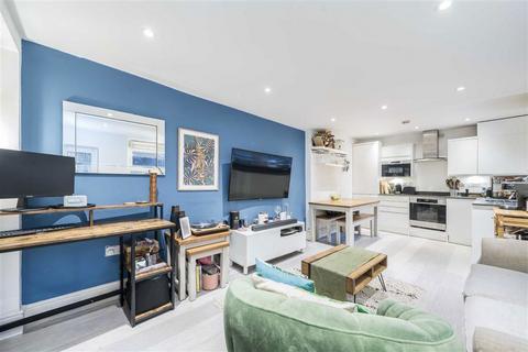 2 bedroom flat for sale, St. Luke's Avenue, London SW4