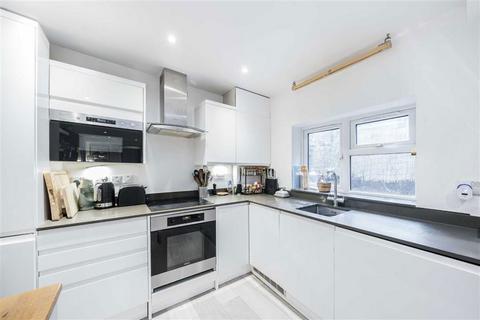 2 bedroom flat for sale, St. Luke's Avenue, London SW4