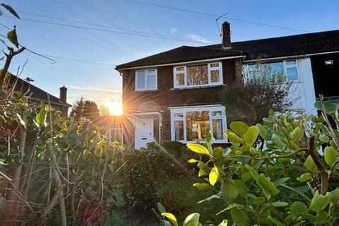 3 bedroom semi-detached house to rent, Reeve Road, Reigate