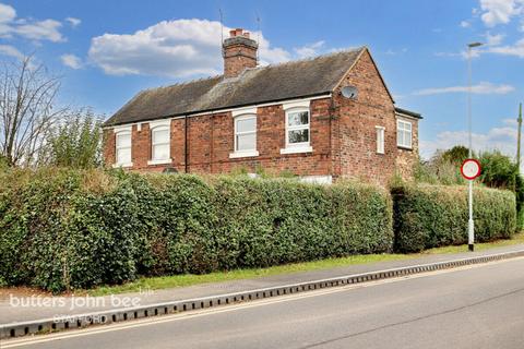 3 bedroom semi-detached house for sale, The Green, Yarnfield