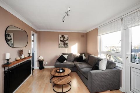 7/3 Northfield Drive, Edinburgh, EH8 7RR