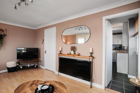 7/3 Northfield Drive, Edinburgh, EH8 7RR