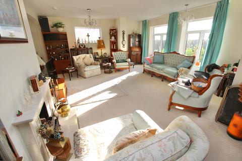 3 bedroom detached house for sale, Winterstoke Crescent, Ramsgate