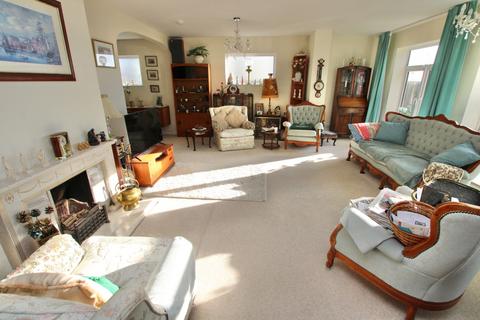 3 bedroom detached house for sale, Winterstoke Crescent, Ramsgate