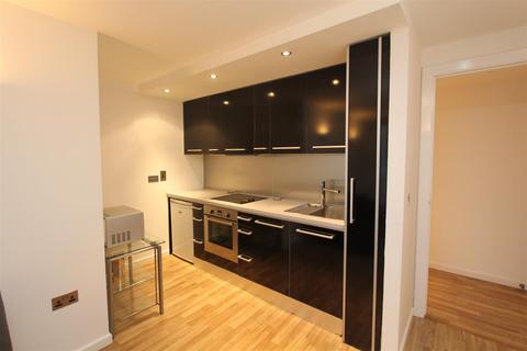 2 bedroom flat to rent, West Point, Wellington Street