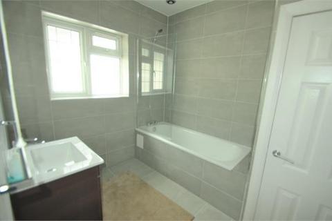 3 bedroom semi-detached house to rent, Watford Way, Mill Hill, NW7