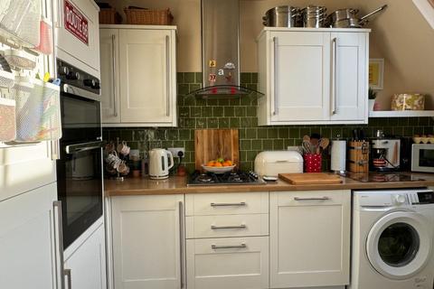 2 bedroom flat for sale, Beach Road, Penarth