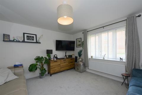 3 bedroom detached house to rent, Valentine Drive, Weir Hill Gardens