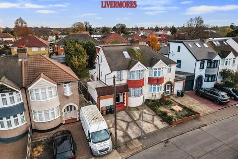 4 bedroom semi-detached house for sale, Broomhill Road, Dartford