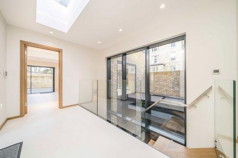 4 bedroom detached house for sale, Lavender Mews, Surbiton KT6