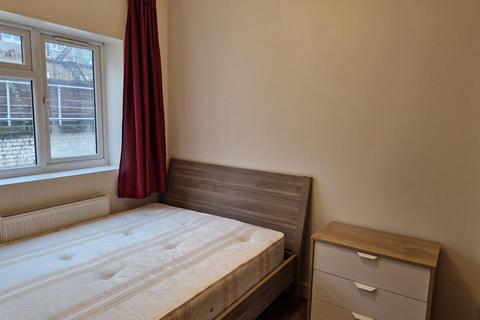 1 bedroom flat to rent, Rock Street, London