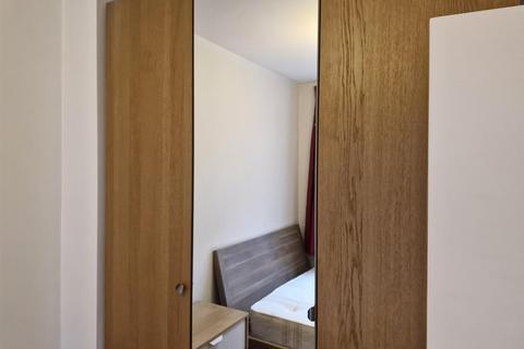 1 bedroom flat to rent, Rock Street, London