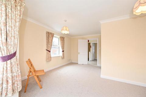 1 bedroom apartment to rent, Richmond Avenue West, Bognor Regis