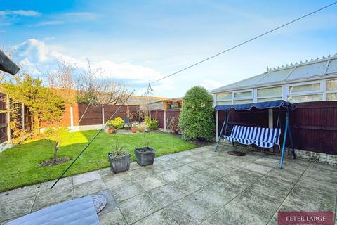 2 bedroom semi-detached house for sale, 6 Llys Cynffig, Kinmel Bay, LL18 5FR