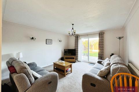 2 bedroom semi-detached house for sale, 6 Llys Cynffig, Kinmel Bay, LL18 5FR