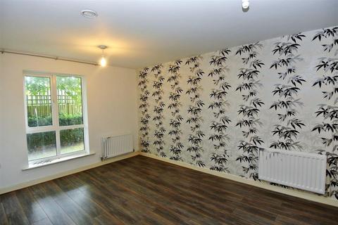 2 bedroom apartment to rent, Harrow Close, Addlestone KT15