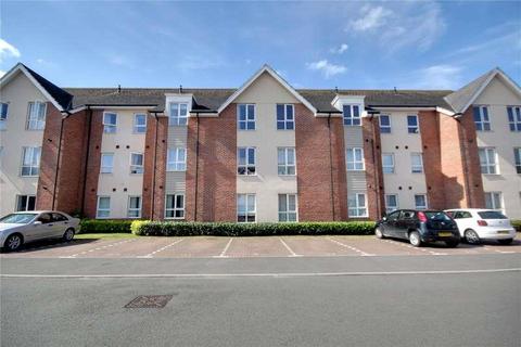 2 bedroom apartment to rent, Harrow Close, Addlestone KT15