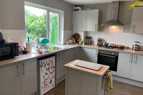 5 bedroom semi-detached house to rent - Reeves Hill, Brighton BN1