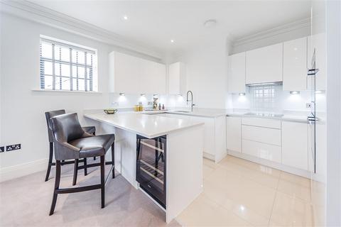 2 bedroom flat to rent, Rainville Road, W6