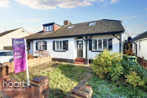 5 bedroom semi-detached house for sale, Vicarage Road, Hornchurch