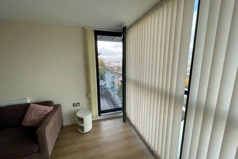 2 bedroom flat to rent, Hamilton House, Liverpool L3