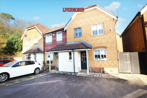 39 Bascombe Grove, Crayford, Dartford, DA1 3RG