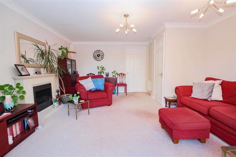 39 Bascombe Grove, Crayford, Dartford, DA1 3RG