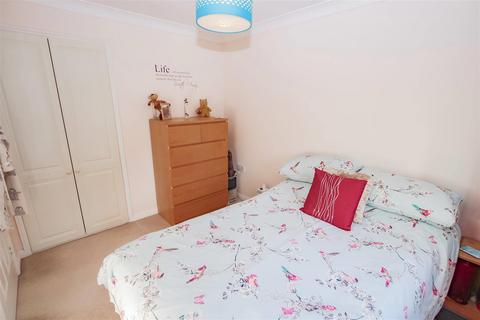 39 Bascombe Grove, Crayford, Dartford, DA1 3RG