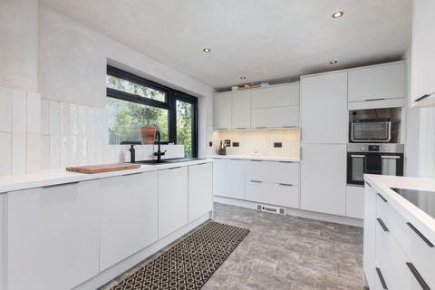 3 bedroom end of terrace house for sale, Mulberry Road, Crawley RH11