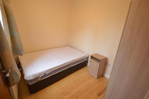 4 bedroom house to rent, Drayton Street, Manchester M15