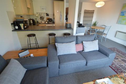 2 bedroom flat to rent, Ellis Street, Manchester M15